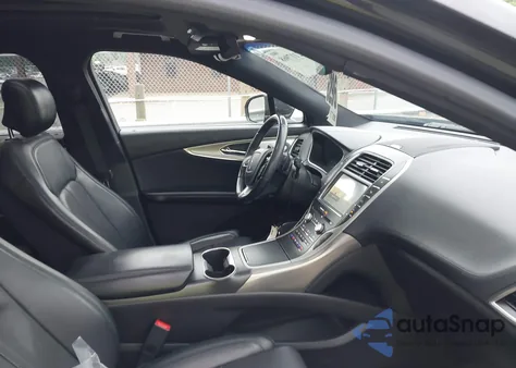 2019 Lincoln Nautilus Reserve z USA, uszkodzony, nr VIN 2LMPJ6LP8KBL19297